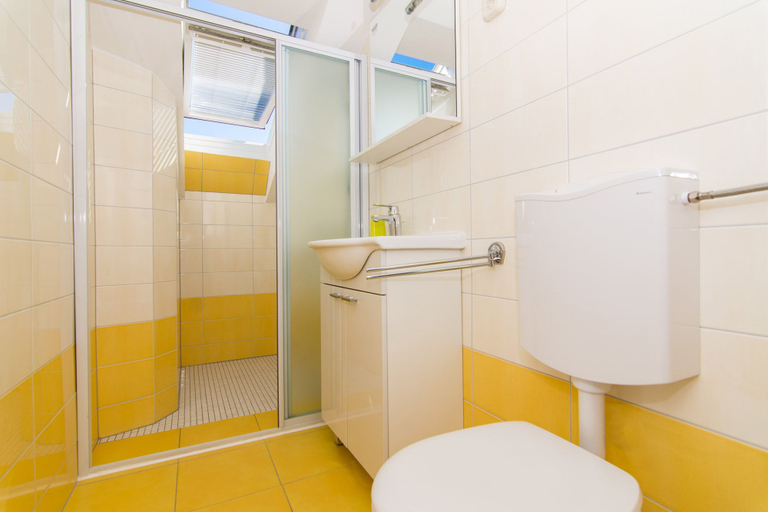 Bathroom 3, Apartment Cypress, Okrug