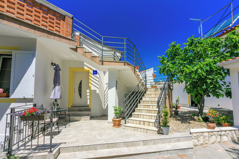Building design 2, Apartments Tatjana, Novi Vinodolski