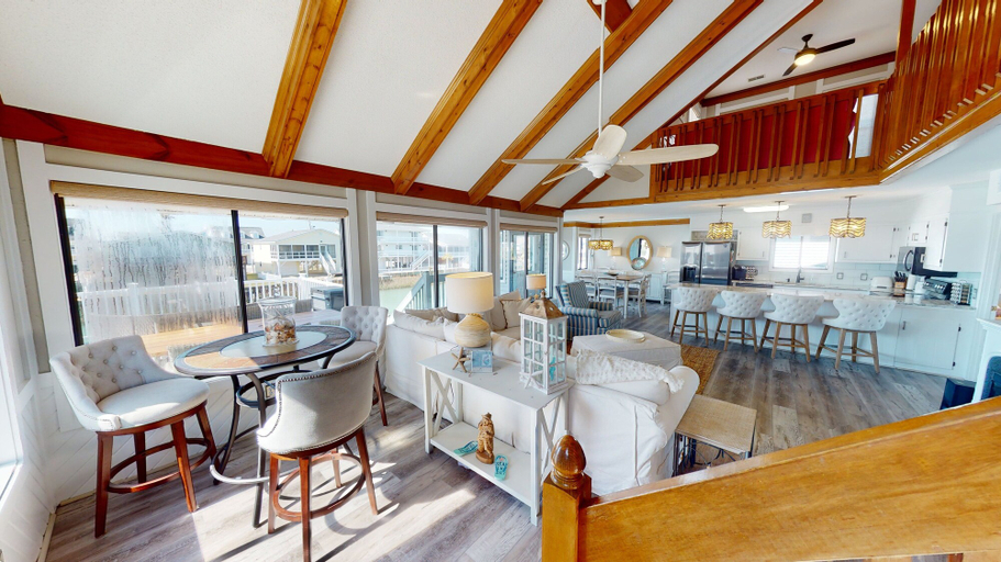 Interior 5, Wait & Sea, Horry