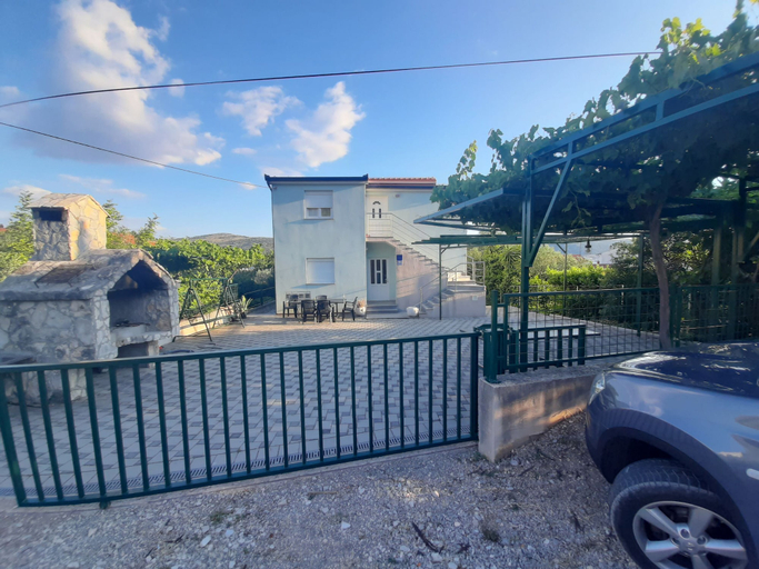 Building design 4, Apartments Gunja, Marina