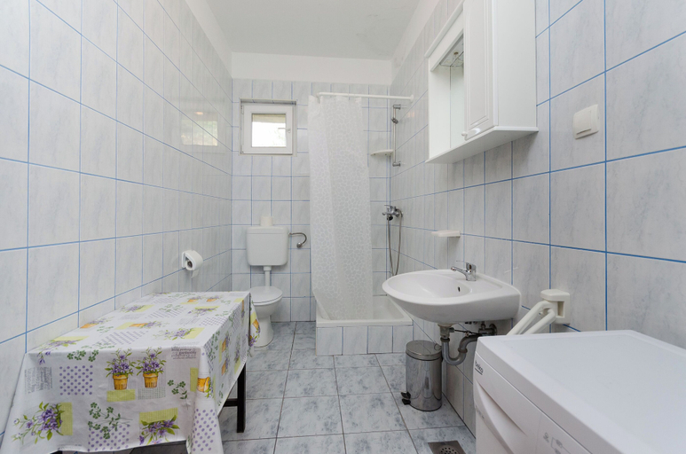 Bathroom 3, Apartments Mirko R, Lopar/Supetarska Draga
