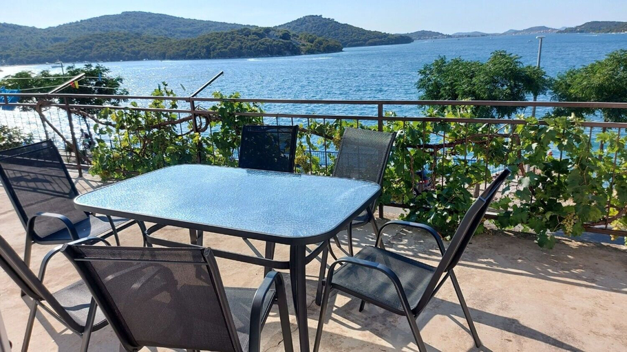 Others 5, Apartment Bila, Tisno