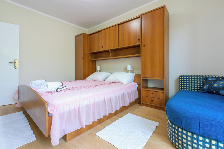 Bedroom 3, Apartments Ljiljana, Lopar/Supetarska Draga