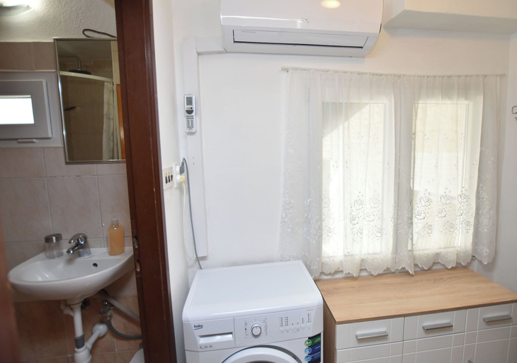 Bathroom 2, Apartment Miledina, Primošten