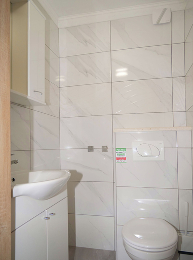 Bathroom 4, House Luketini Dvori, Marina