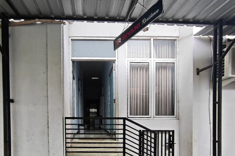 Exterior & Views 2, Riyani Residence Pemalang Mitra RedDoorz, Pemalang