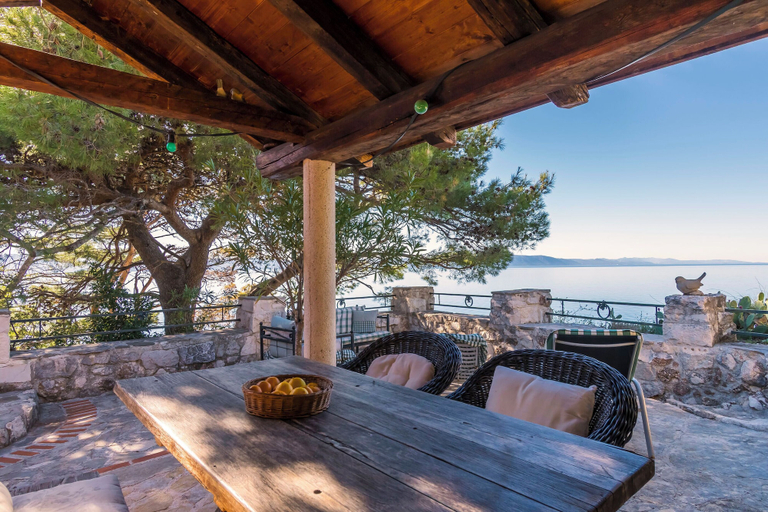 Others 5, House Dobrila, Podgora