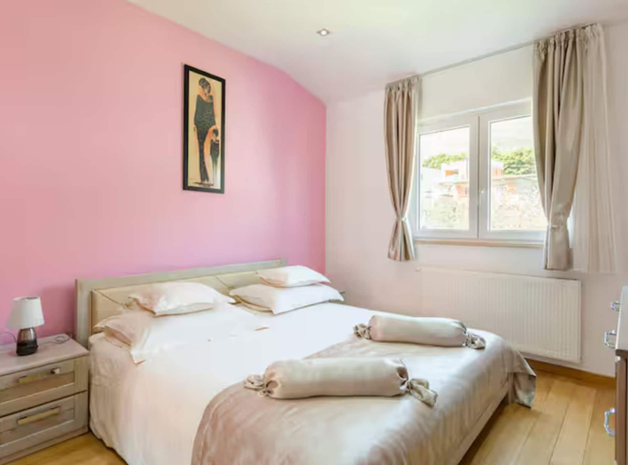 Room 2, Villa Ana With Outdoor Pool, Sauna and Hot-tub, Kaštela