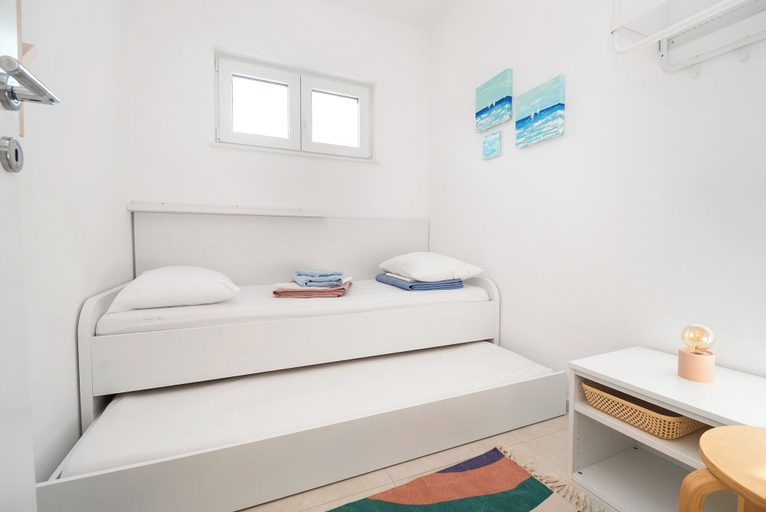 Bedroom 2, Apartments Laganini, Primošten