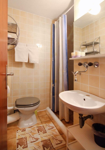 Bathroom 3, Apartments Emily, Jelsa