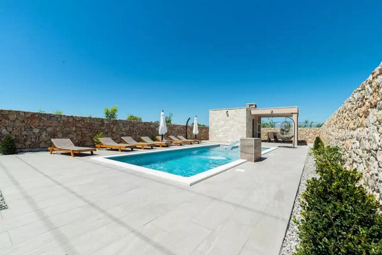 Courtyard 3, Villa St Vid 4, Privlaka
