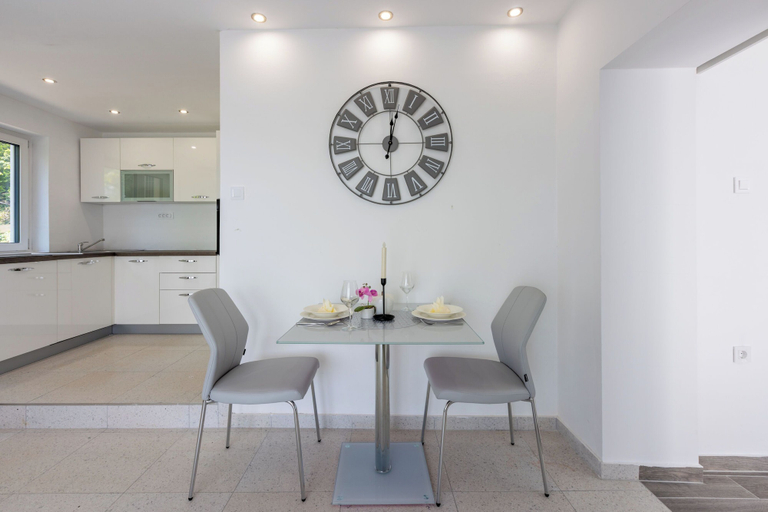 Private kitchen 5, House Lynn, Crikvenica