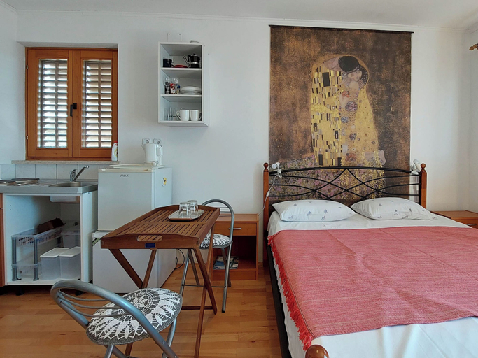 Room 5, Apartments Dara, Crikvenica