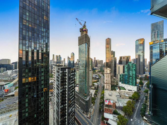 Exterior view 2, Stylish 2-Bed Apartment with Stunning City Views, Melbourne
