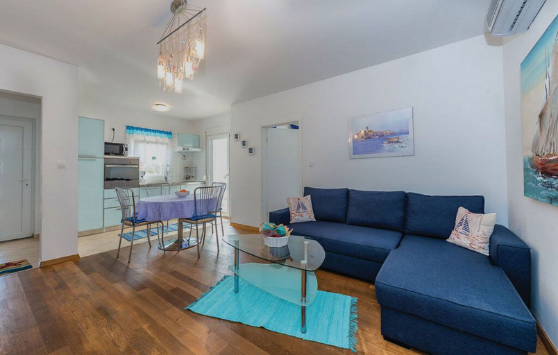Others 5, Apartment Private Garden, Vodice
