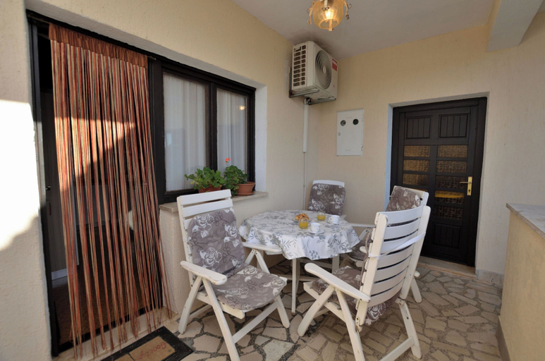 Others 4, Villa Mirka, Barban