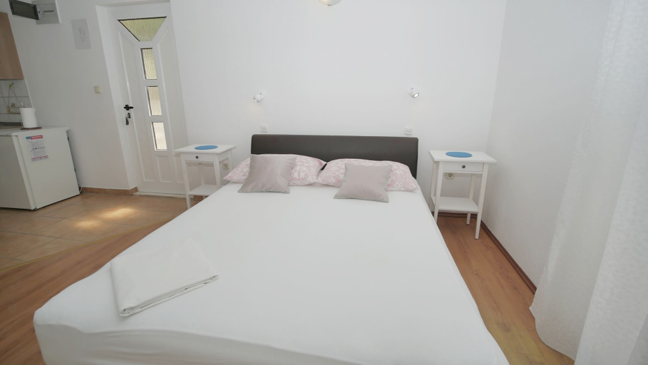 Bedroom 3, Apartments Jadranka, Rogoznica