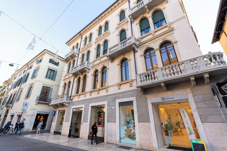 Front of property 3, Storica ed elegante residenza Catullo, Verona