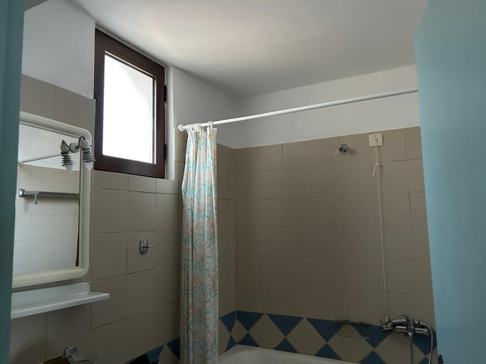 Bathroom 4, Areti Aparthotel, Crete