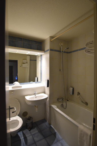 Bathroom 3, DC Sleep & Go Brussels West, Bruxelles
