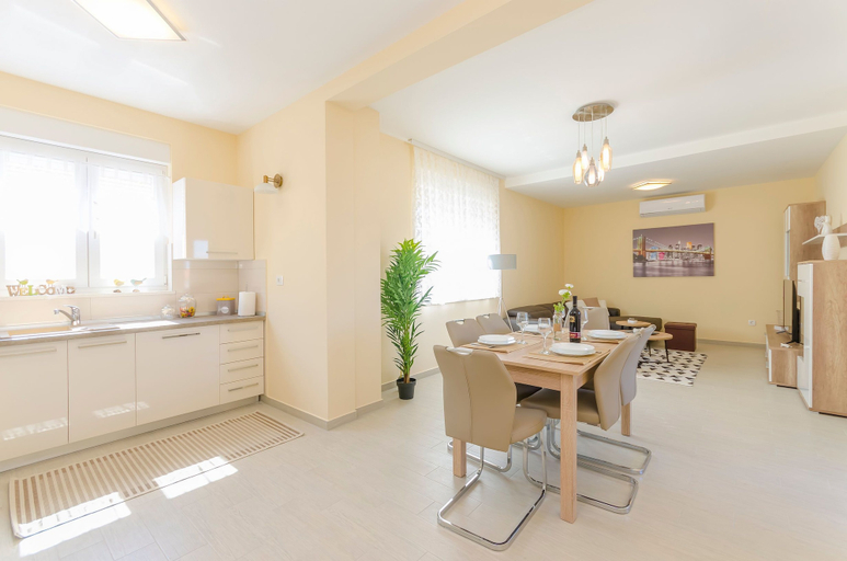 Others 5, Apartments Luxury and Sea View, Šibenik