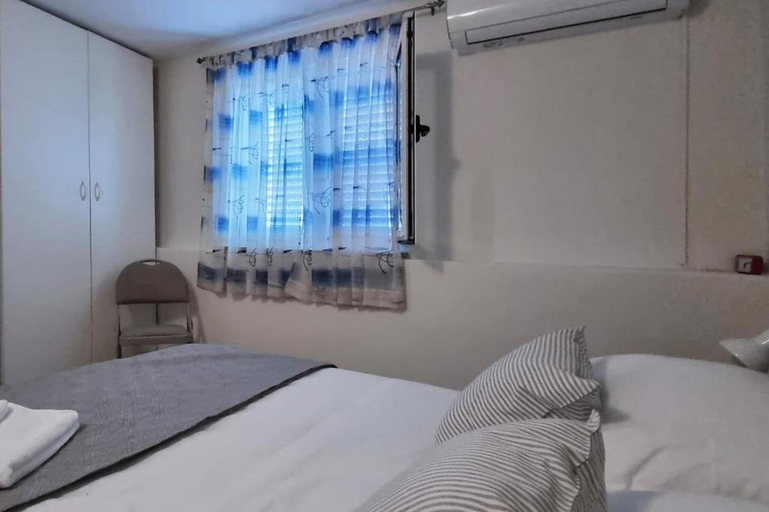 Room 4, House Zlatni Otok, Šibenik