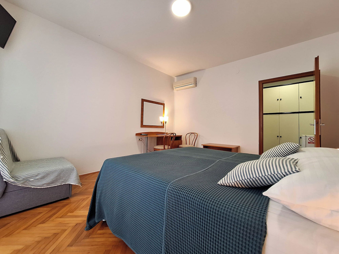 Room 5, Apartment and Rooms Katunar, Crikvenica