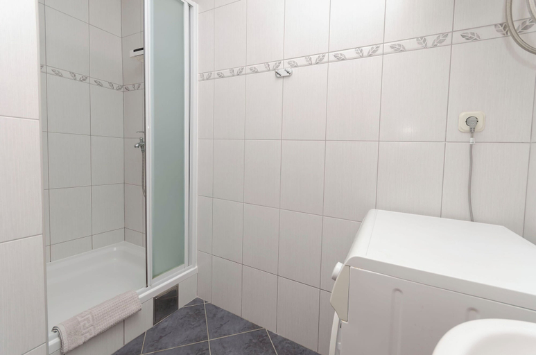 Bathroom 3, Apartments Holiday Near Beach, Vodice