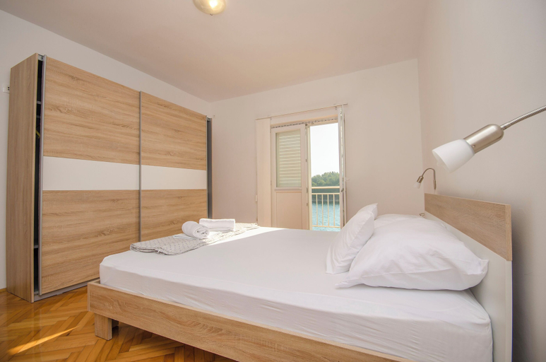Bedroom 2, Apartment Slobodan by the sea, Vodice