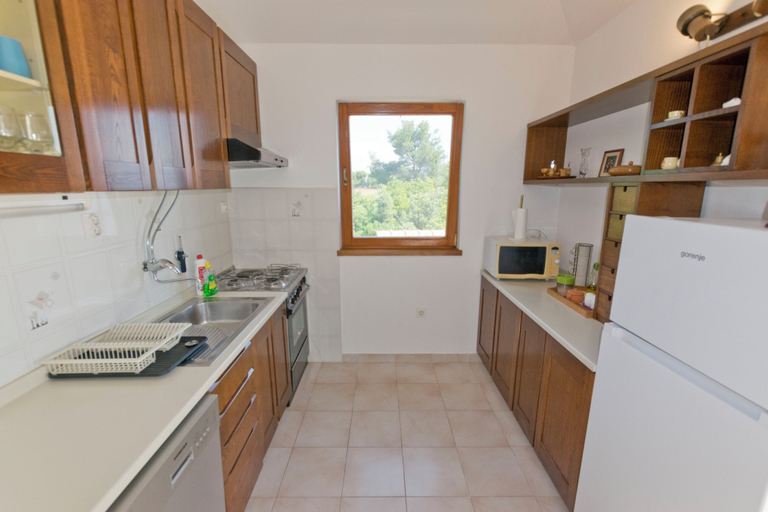 Others 4, Apartment Ina, Šolta