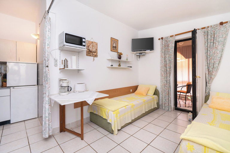 Bedroom 4, Apartments Stefani, Vir