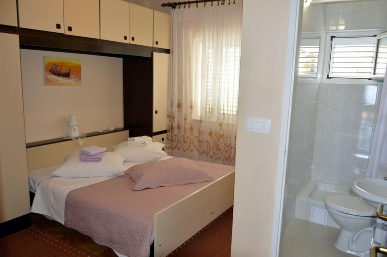 Bedroom 2, Apartments Zdravko, Orebić
