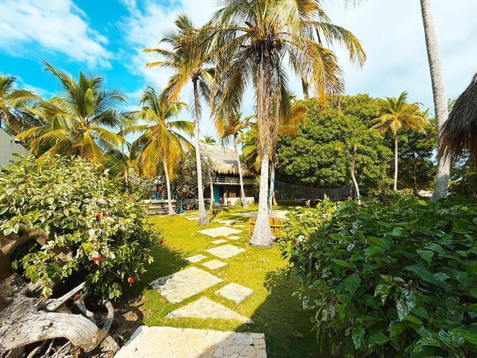 Property grounds 4, Isla Alegria, Moñitos