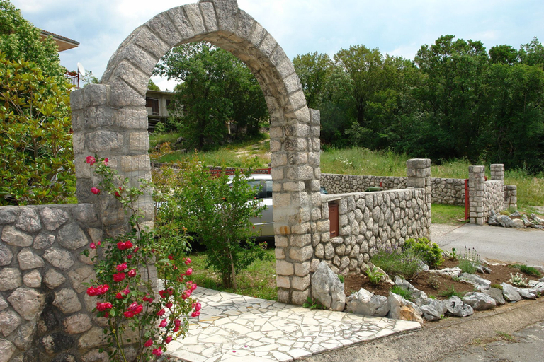 Courtyard, Apartments Nikolina, Novi Vinodolski
