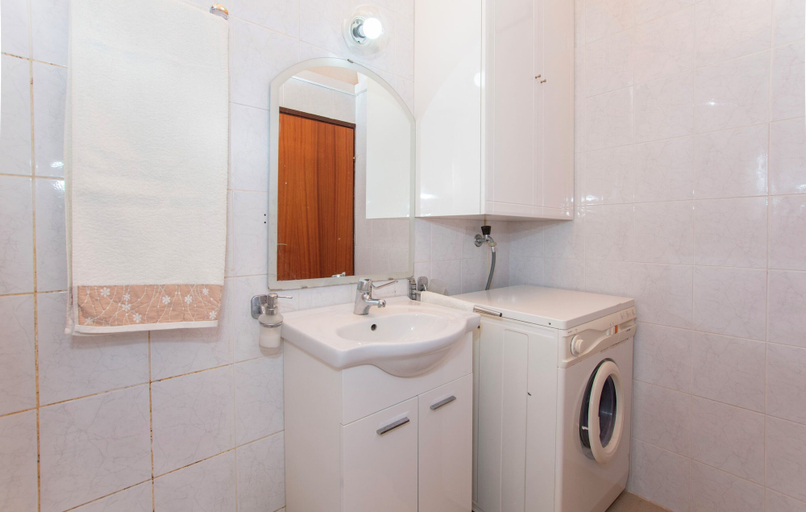 Bathroom 3, Apartments Ozren, Omiš