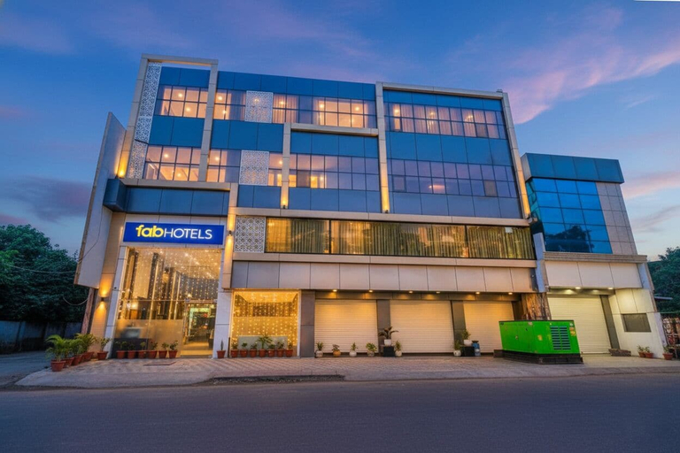 Exterior & Views, Fabhotel Meera Palace, Indore