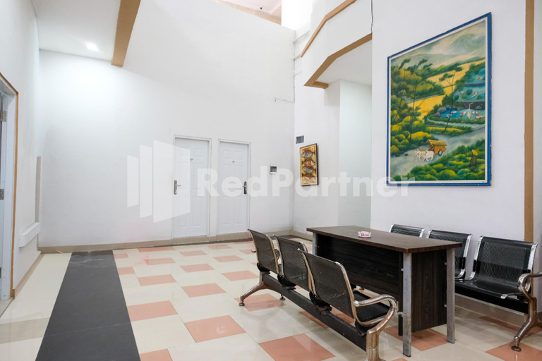 Public Area 3, Aster Triplets Guest House JCM Mitra RedDoorz, Sleman