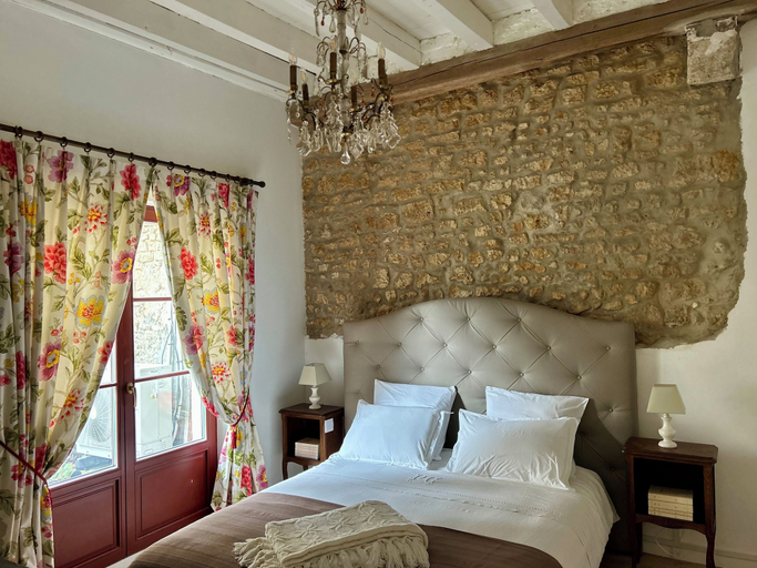 Room 4, La grange à grains, Loiret