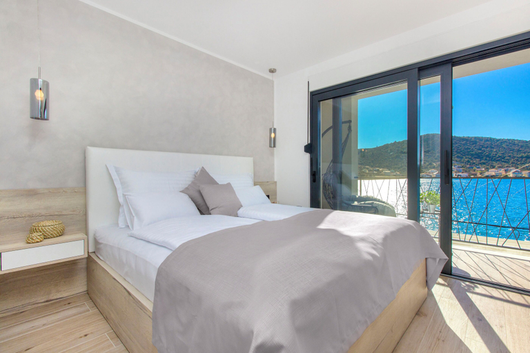 Bedroom 3, Villa Lux, Marina