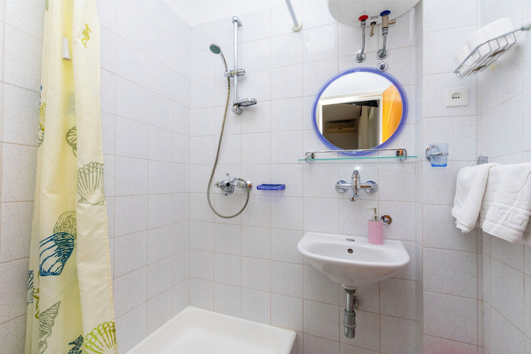 Bathroom 4, Apartments Zdravko, Dugi Rat