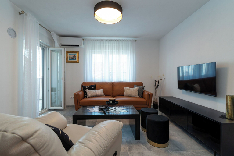 Others 5, Apartment Vaya, Okrug