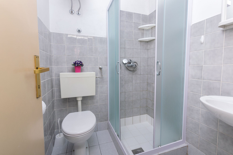 Bathroom 3, Apartments Liza, Korčula