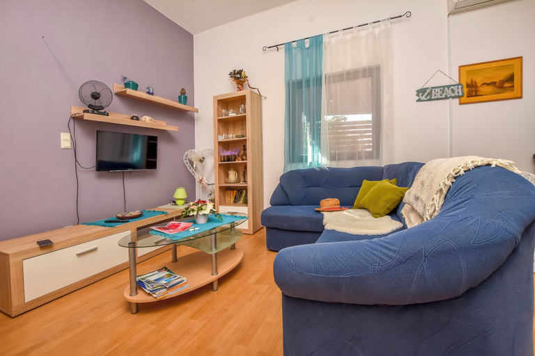 Others 4, Apartment Burin, Pakoštane