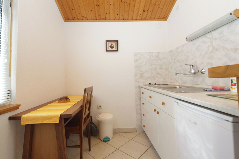 Others 5, Apartment Martina, Jelsa