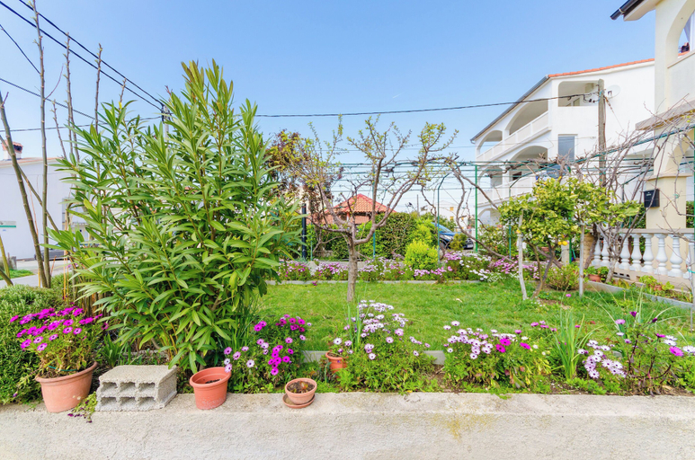 Courtyard 5, Apartments Mijatovic, Lopar/Supetarska Draga