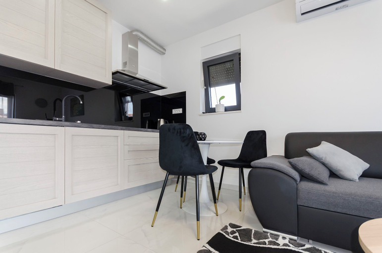 Others 5, Apartments Ella, Vodice