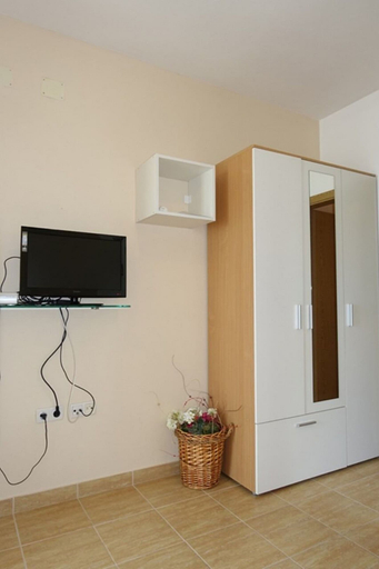 Others 5, Apartments Ivo, Nin