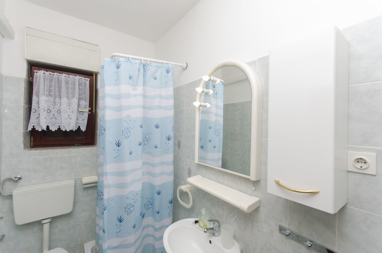 Bathroom 3, Apartments Branko, Vodice