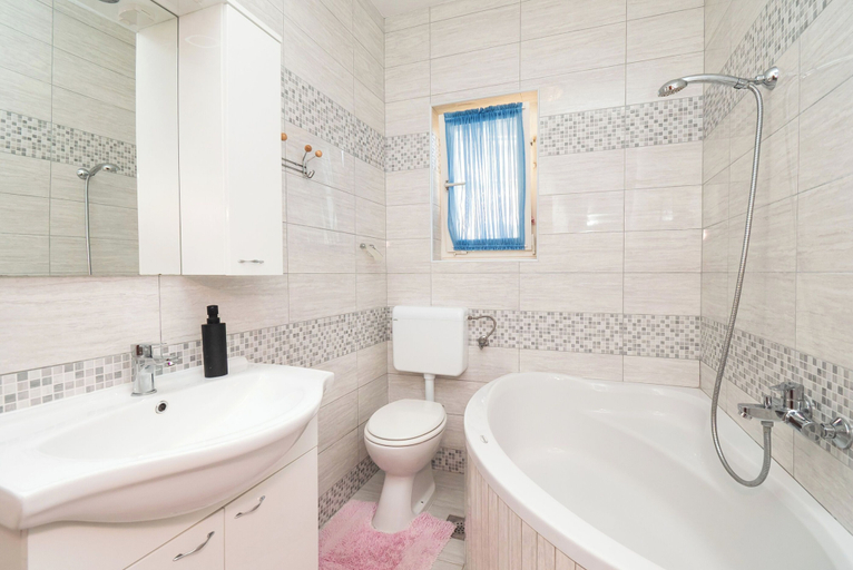 Bathroom 4, Apartment Luketa, Primošten