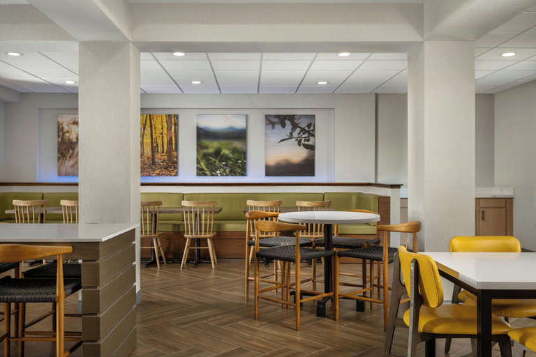 Food & Drinks 5, Fairfield Inn & Suites by Marriott Dallas Mansfield, Tarrant